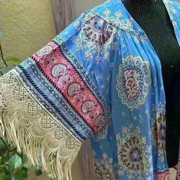 Umgee Boho Fringe Kimono - Size M/L 🌺💗🌺 - Picture 8 of 11